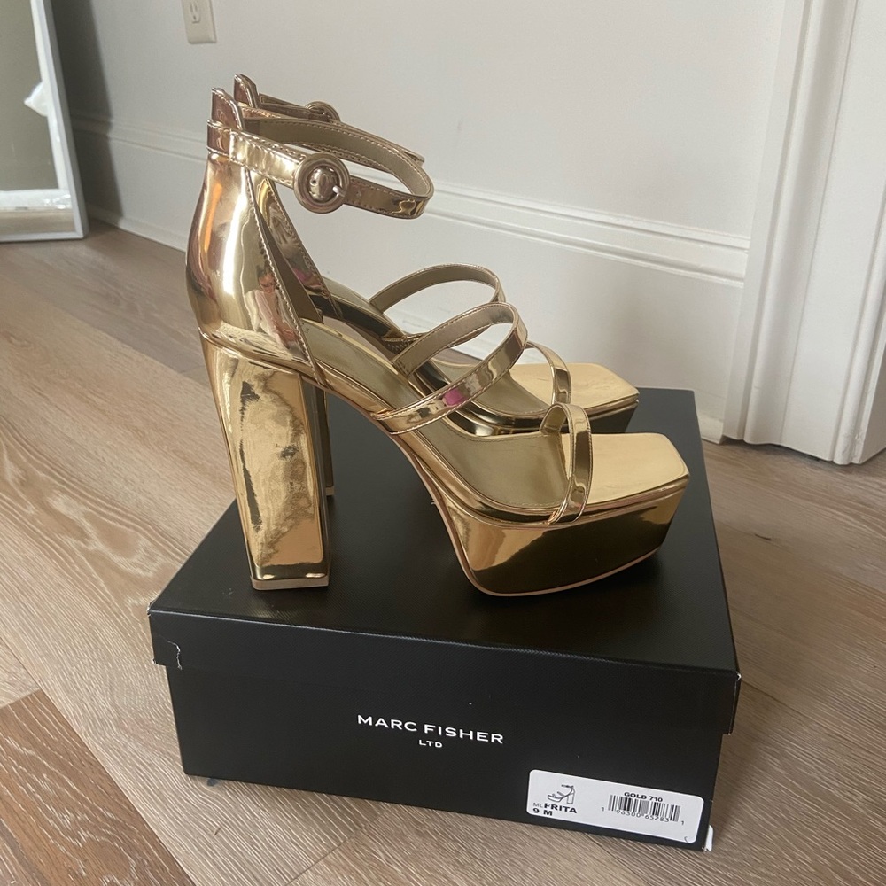 Marc Fisher FRITA ANKLE STRAP PLATFORM SANDAL Size 9